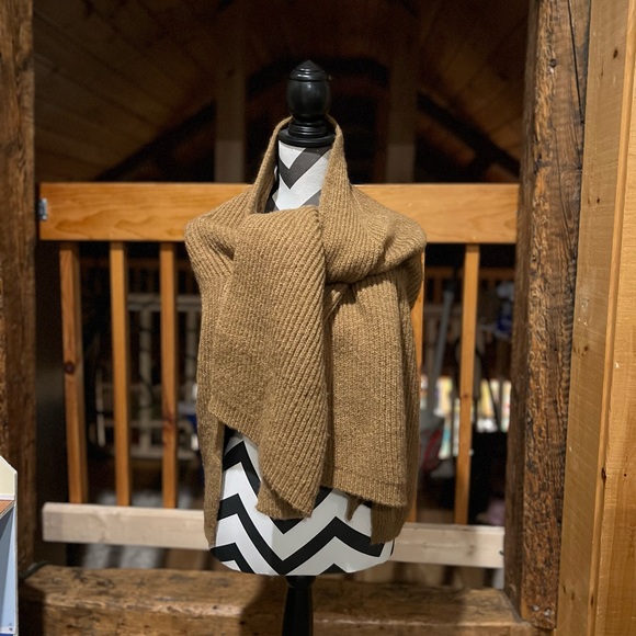 NEW! Dillards Cape Poncho Sweater Ruana Thing - One Size - Picture 2 of 6